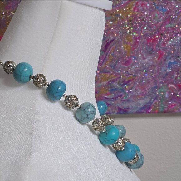 Turquoise Beaded Necklace - Picture 5 of 8